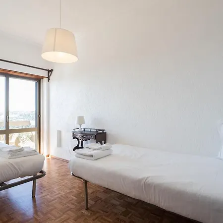 Feels Like Campo De Ourique Spacious Flat With Balcony *