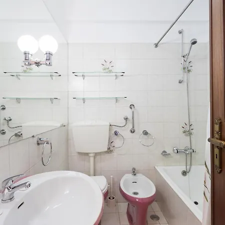 Apartman Feels Like Campo De Ourique Spacious Flat With Balcony Lisboa