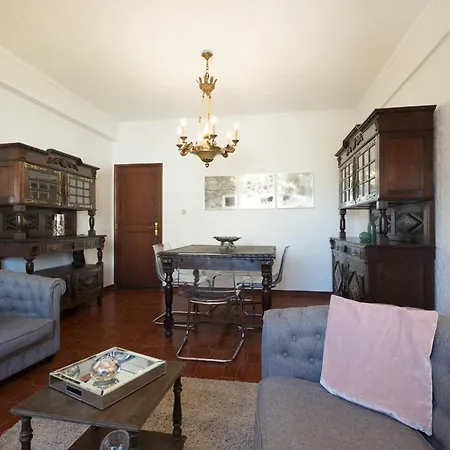 Apartman Feels Like Campo De Ourique Spacious Flat With Balcony *
